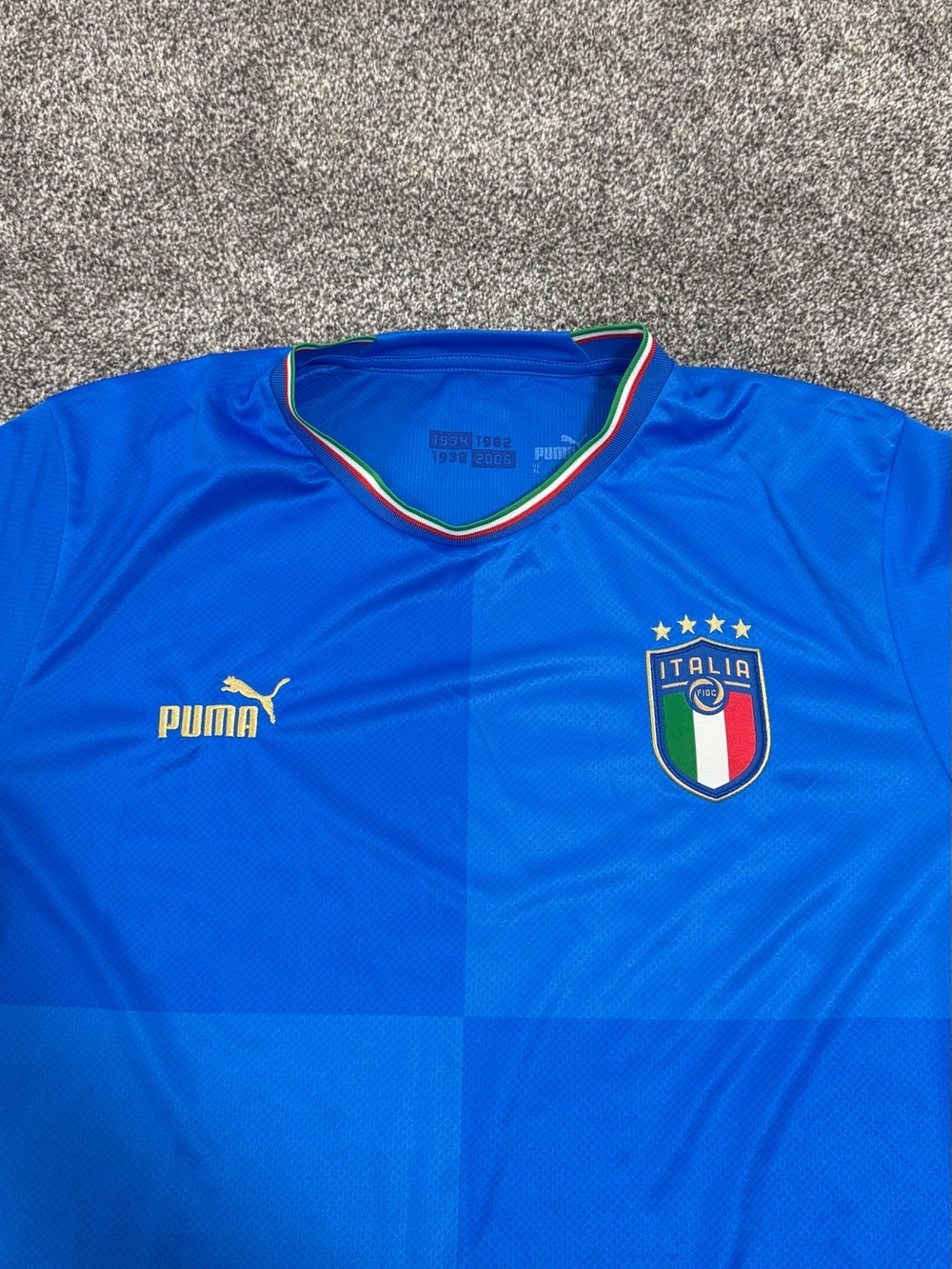 Italy Soccer Jersey - Picture 2 of 4
